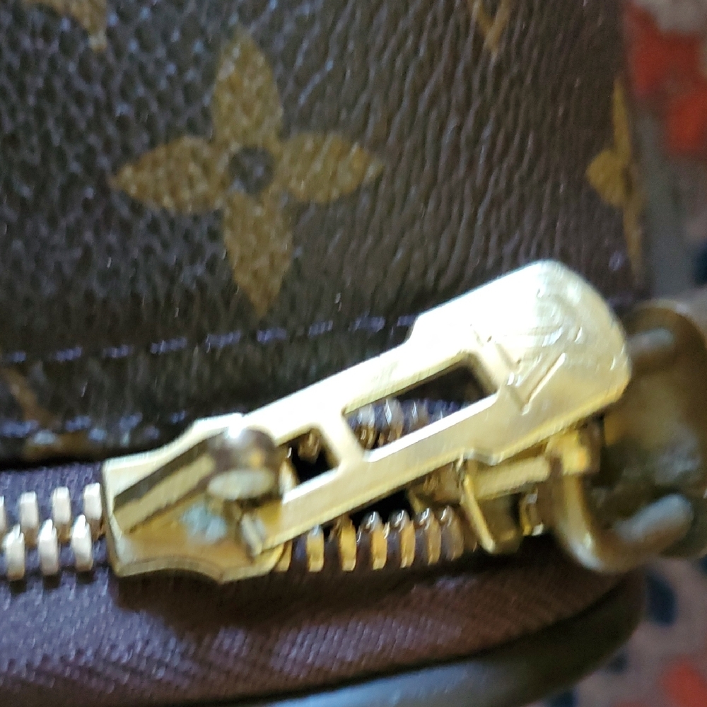 Louis Vuitton Brown Monogram Suitcase - Picture 4 of 14